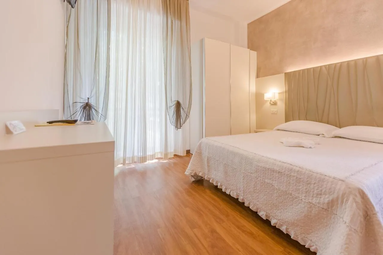 Hotel Bremen 리미니